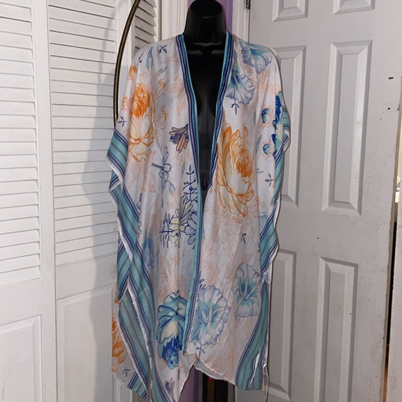 Bold Floral Kimono - One Size - Picture 2 of 13